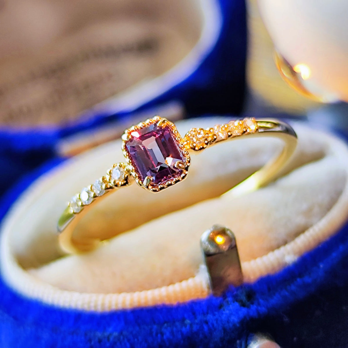 【ベキリーブルー】天然カラーチェンジガーネット 0.24ct 天然ダイヤモンド 18金リング