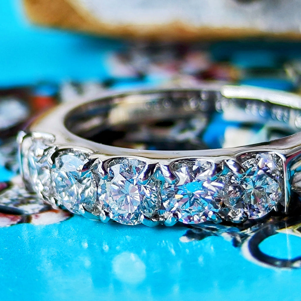 【極上なハフエタ】天然ダイヤモンド 1.03ct D-IF-3E ハーフエタニティリング プラチナ