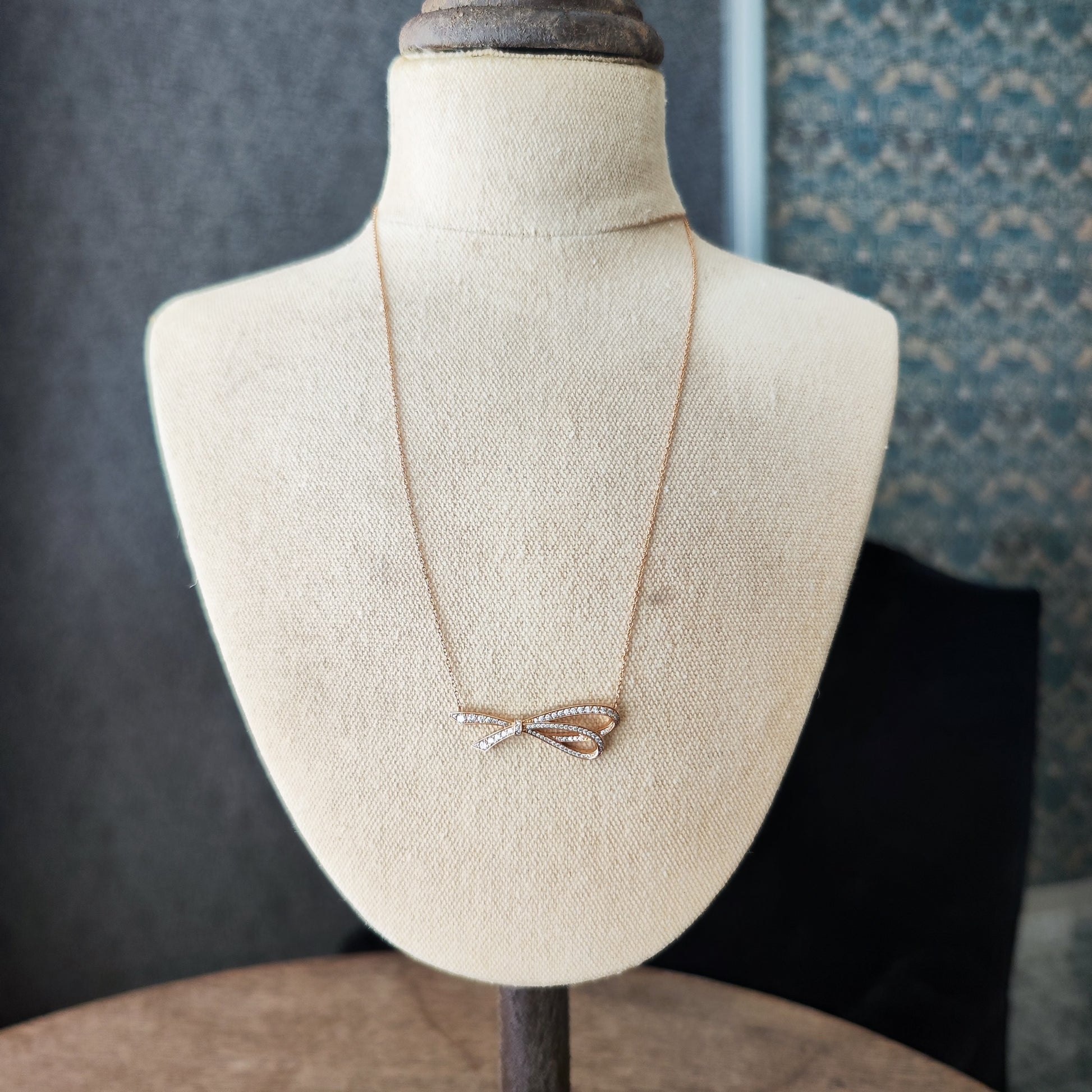 TIFFANY &Co ティファニー ボウ ラージ
ダイヤモンド ネックレス 18金PG