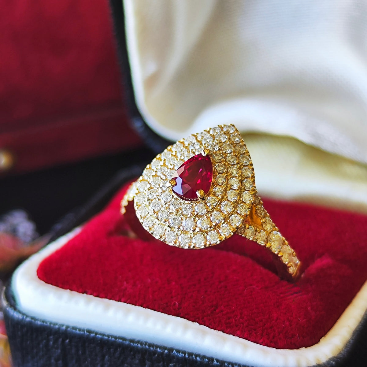 【Burmese Unheated Pigeon Blood】Natural Ruby Natural Diamond Ring GIA