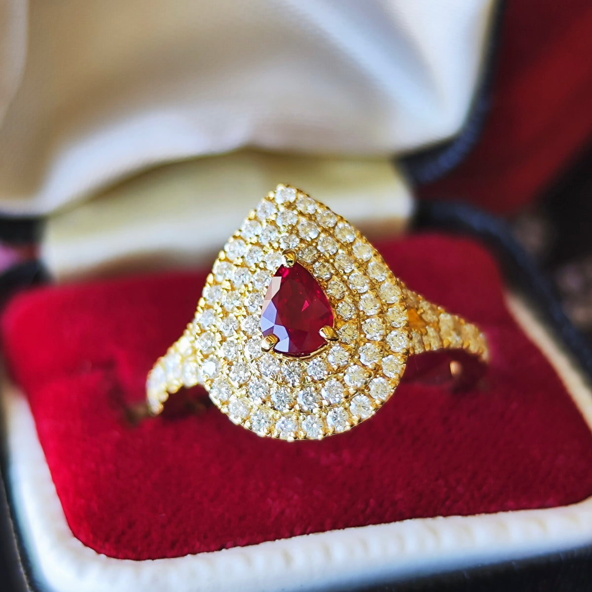 【Burmese Unheated Pigeon Blood】Natural Ruby Natural Diamond Ring GIA